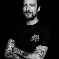 frank turner press shot 1 mark dektor min1