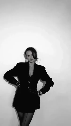 russian ex-press secretary rosiyana markovskaya’s stunning new look sparks online buzz