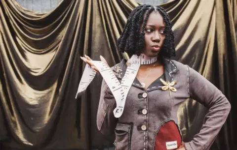 sade olutola